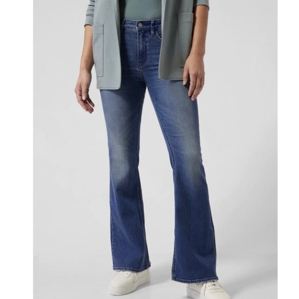 Athleta Sculptek Flare Jean In Medium Wash Size 6